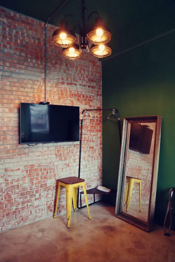 Travel Charger Hostel Хуалиен Сити Екстериор снимка
